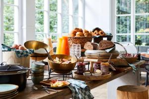 Castle Kerckebosch - Accommodation and Amenities