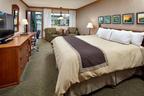 Cavalier Oceanfront Resort - Accommodations