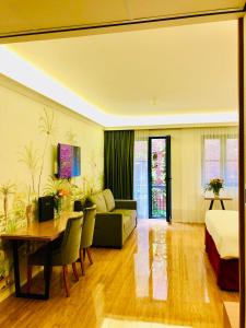 Chassé Hotel Residency - Location and Accessibility