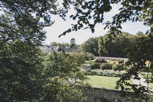 Chateau D'audrieu - Facilities and Amenities