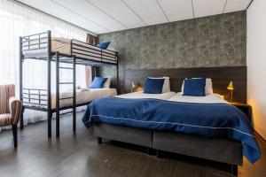 City Hotel De Jonge - Amenities and Services
