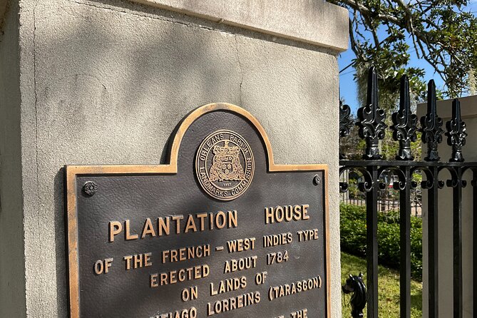City Tour in French Historic Districts - Snacks and Refreshments