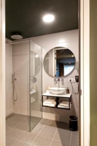 Coat of Arms of Hengelo Residence Suites - Digital Key by SMS and Email - Facilities and Amenities