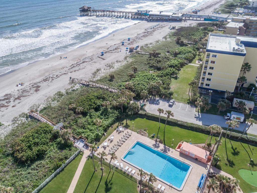 Cocoa Beach Towers Review