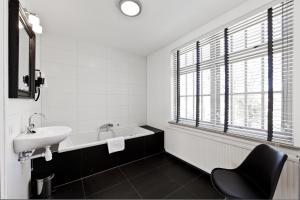 College Hotel Alkmaar - Location and Accessibility