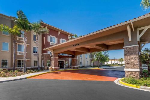 Comfort Inn & Suites Near Ontario Airport - Amenities and Facilities