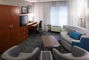 Courtyard by Marriott Santa Clarita Valencia - Accommodation Details