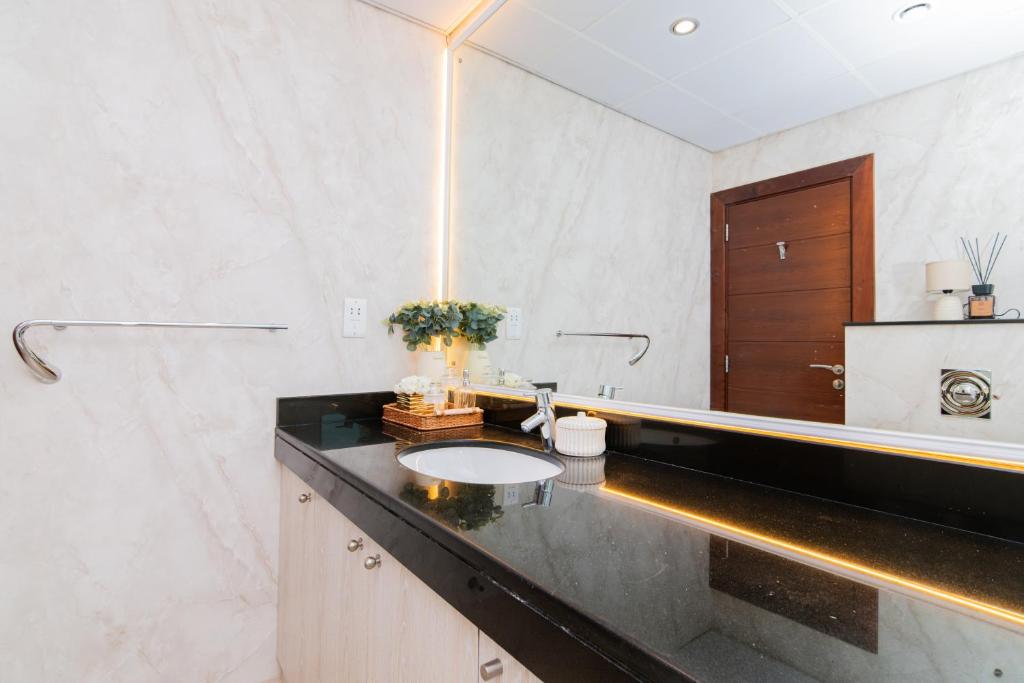Cozy 2BR Delux Apartment in Dubai Marina Review