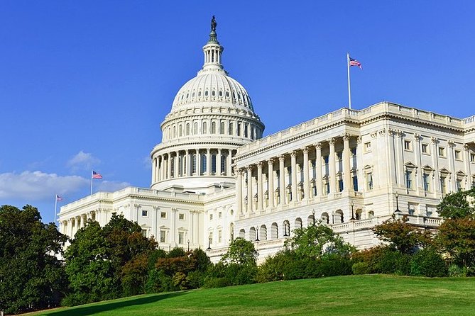 Departure Private Transfer: Washington to Dulles Airport IAD in Business Car - Pricing and Group Size Options