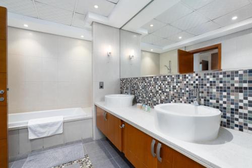 Dubai Marina Villa up 20 Guest Huge Private Pool - Spacious Accommodation Details