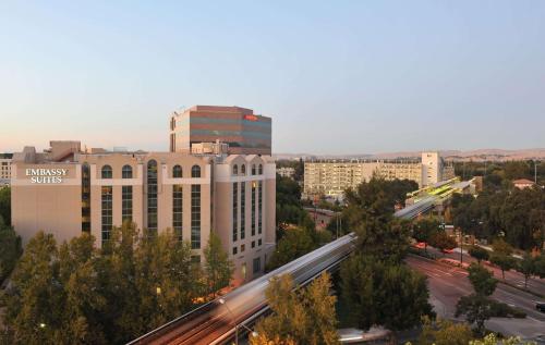Embassy Suites by Hilton Walnut Creek - Amenities and Facilities