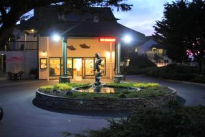 Emerald Dolphin Inn & Mini Golf - Room Amenities