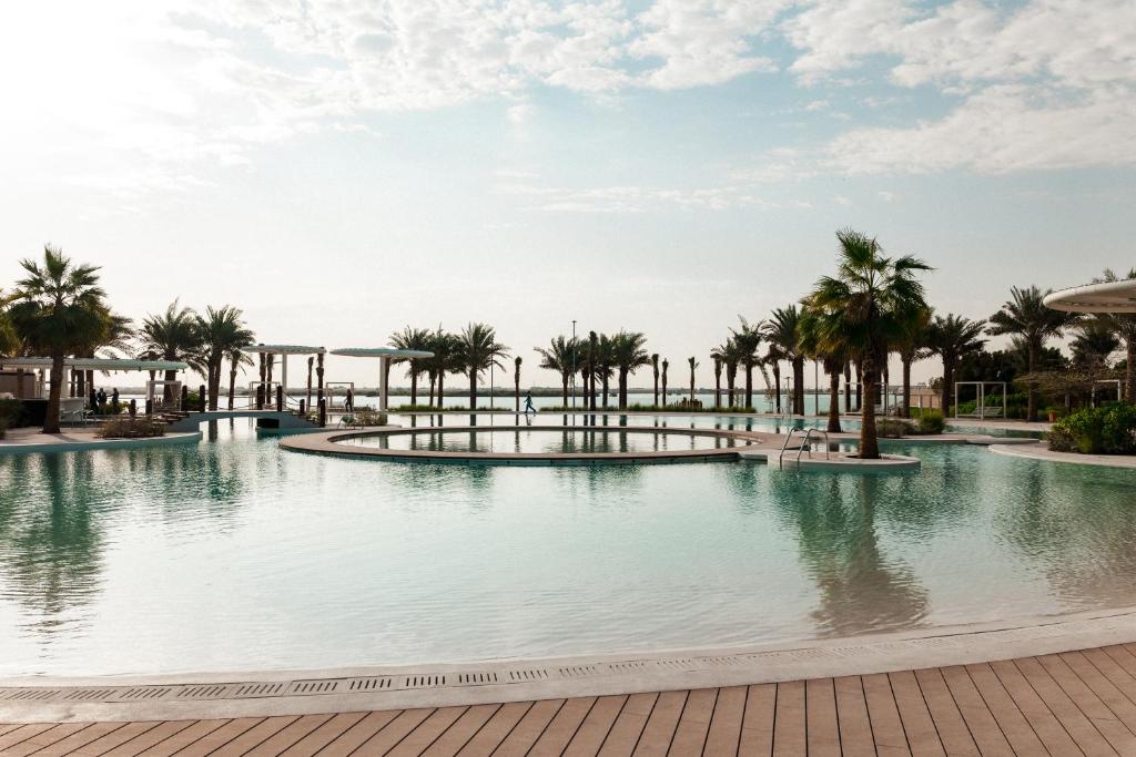 ERTH Abu Dhabi Hotel Review