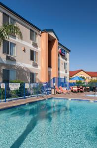 Fairfield Inn by Marriott Santa Clarita Valencia - Facilities and Amenities Overview