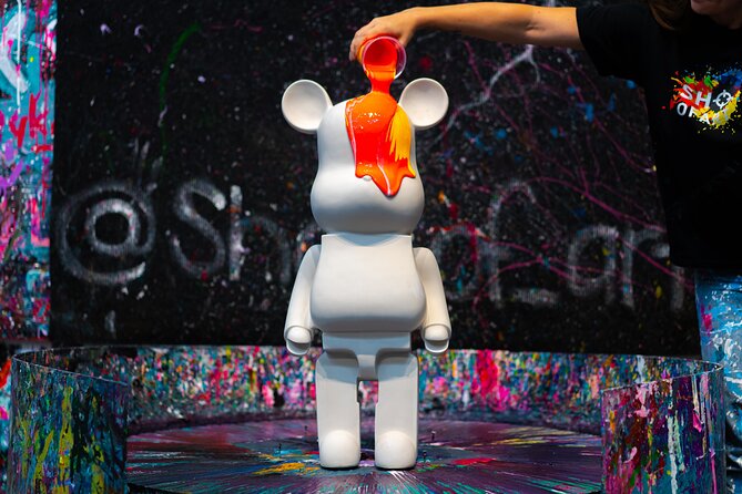 Fluid Bear Public Art Class in Chicago - Meeting Point and Schedule