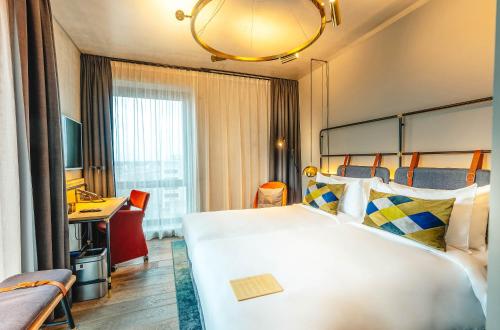 Four Elements Hotel - Guest Ratings and Reviews