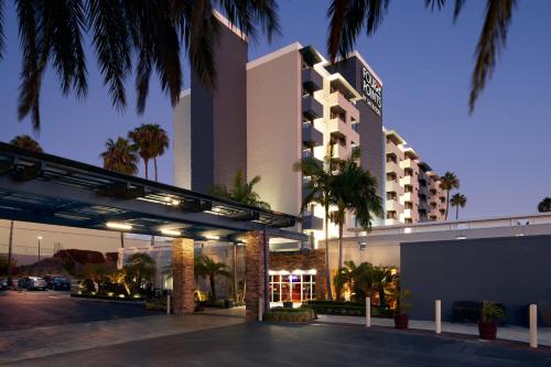 Four Points by Sheraton Los Angeles Westside - Guest Amenities
