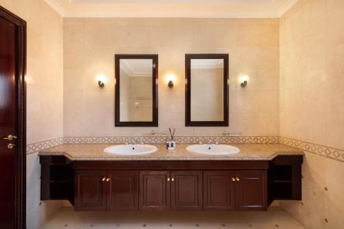 Frond K, Beachfront Signature Villas, Palm Jumeirah - Mint Stay - Accommodation Details