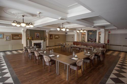Golden Tulip West Ende - Amenities and Services