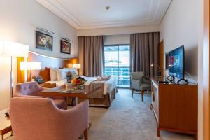 Grand Bellevue Hotel Apartment Dubai - Outdoor and Recreational Facilities