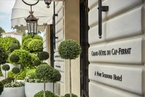 Grand-Hôtel Du Cap-Ferrat, a Four Seasons Hotel - Exquisite Dining Experiences