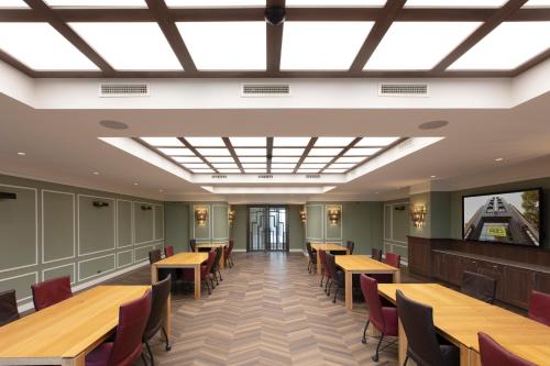 Grand Hotel Valies - Location and Accessibility