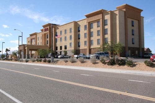 Hampton Inn and Suites Barstow - Location and Accessibility