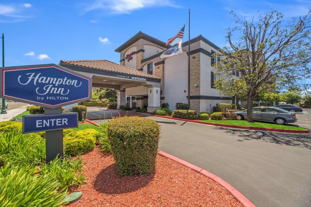 Hampton Inn Oakland-Hayward Review