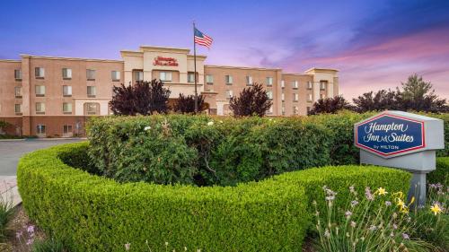 Hampton Inn & Suites Banning/Beaumont - Location and Accessibility