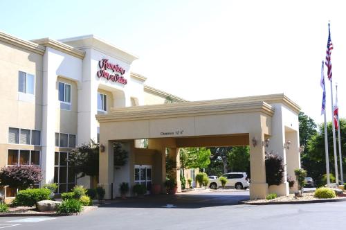 Hampton Inn & Suites Red Bluff - Location and Nearby Attractions