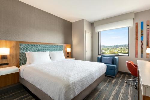 Hampton Inn & Suites San Mateo-San Francisco Airport - Convenient Location