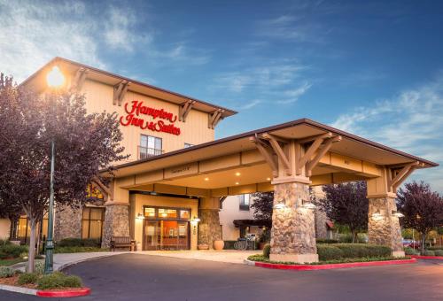 Hampton Inn & Suites Windsor-Sonoma Wine Country - Accommodation Options