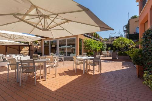 Harrys Bar Trevi Hotel & Restaurant - Amenities and Services