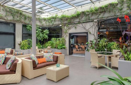 Hilton Los Angeles-Universal City - Dining Options