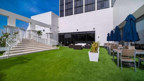 Hilton Miami Downtown - Location and Connectivity