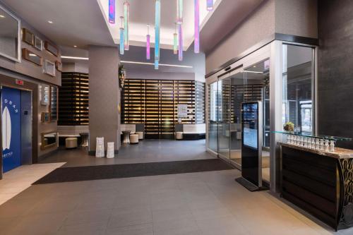 Hilton New York Fashion District - Guest Experience