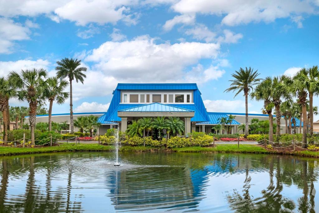 Hilton Vacation Club Aqua Sol Orlando West Review
