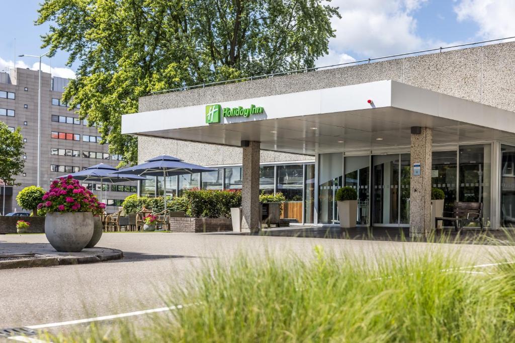 Holiday Inn Eindhoven Centre, an IHG Hotel - Amenities and Services