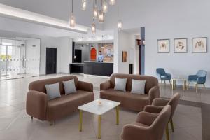 Holiday Inn Express Dubai, Jumeirah, an IHG Hotel - Spacious and Comfortable Accommodations