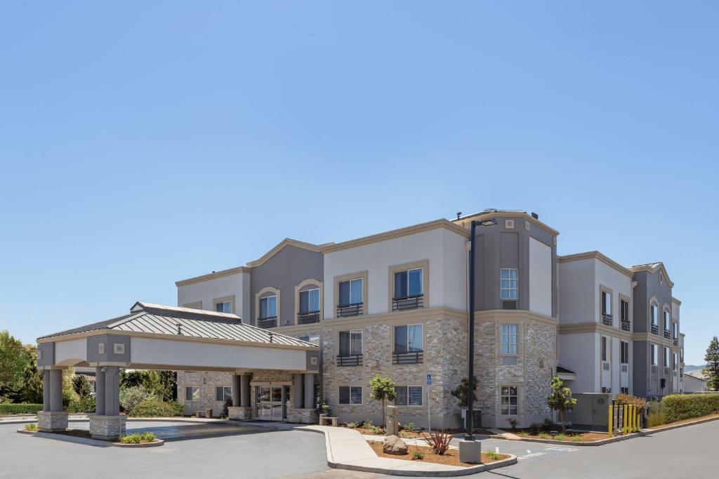 Holiday Inn Express Hotel & Suites San Jose-Morgan Hill, an IHG Hotel - Exceptional Facilities and Amenities