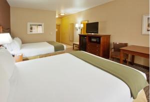 Holiday Inn Express Hotel & Suites Willows, an IHG Hotel - Room Types and Features