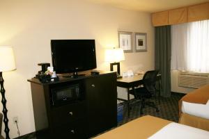 Holiday Inn Express Hotel Union City San Jose, an IHG Hotel - Facilities and Amenities