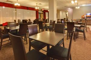 Holiday Inn Express Los Angeles LAX Airport, an IHG Hotel - Comfortable and Well-Equipped Rooms