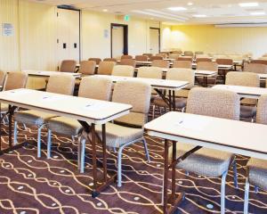 Holiday Inn Express & Suites Salinas, an IHG Hotel - Exceptional Amenities