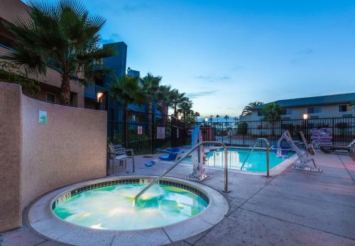 Holiday Inn Oceanside Marina Camp Pendleton, an IHG Hotel - Facilities and Amenities