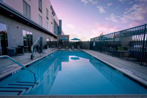 Home2 Suites By Hilton Riverside March Air Force Base, Ca - Accommodations and Amenities