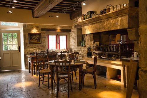 Hostellerie De Levernois - Accommodation Options and Amenities