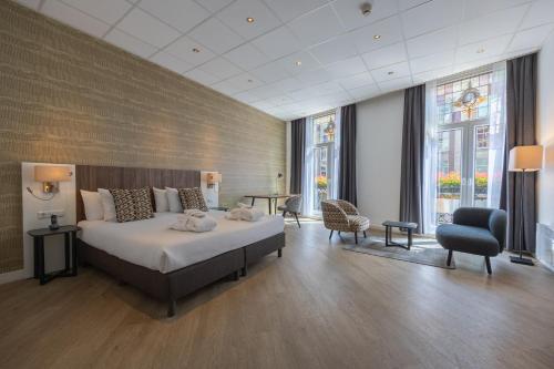 Hotel Amsterdam De Roode Leeuw - Guest Reviews and Ratings