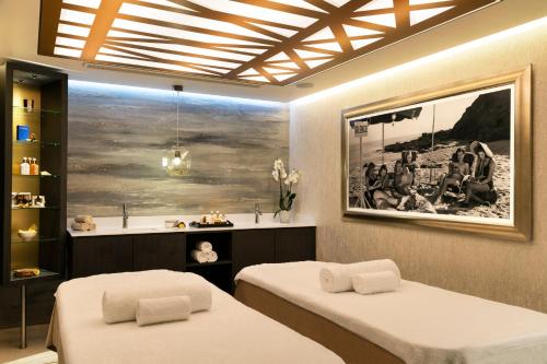 Hôtel Barrière L'Hermitage - Accommodation Options
