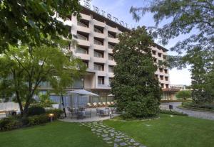 Hotel Bristol Buja - Amenities and Facilities